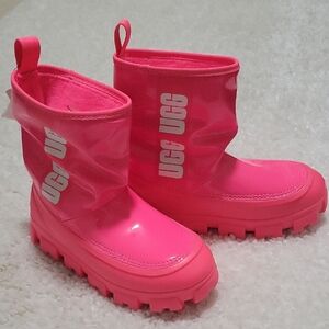 NWT UGG Hot Pink Rain Boots with Chunky Soles and Waterproof Design